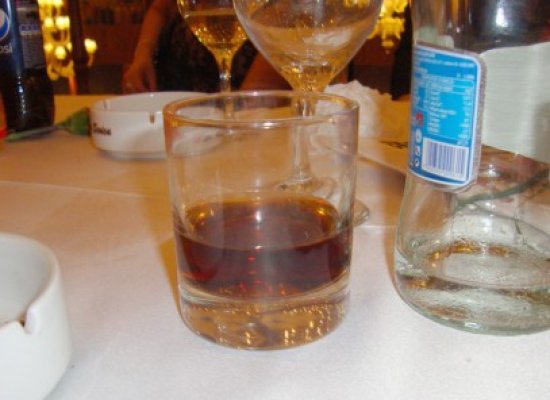 Alcool şi ţigări de contrabandă, ascunse la bordul unei nave